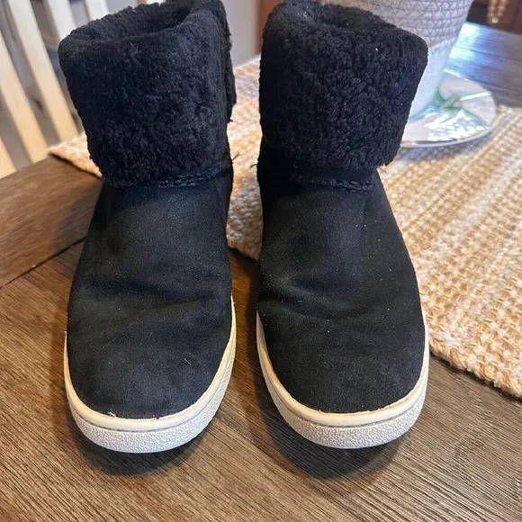 UGG Suede Ankle Boots Sherpa Trim Winter Warm Comfy Black Women's 6.5‎
